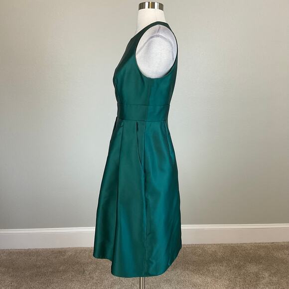 Alfred Sung Green Satin Cocktail Dress Size 8 Sleeveless Pleated Fit and Flare - Picture 5 of 13